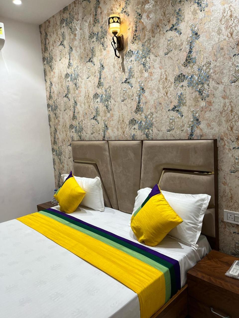 Hotel Platinum Inn Ludhiana Exteriör bild